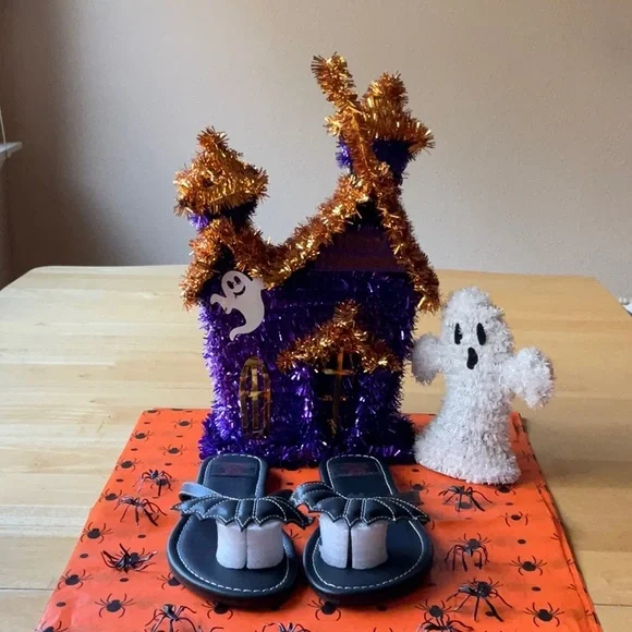 🦇 STRANGE CVLT BAT SANDALS 🦇 NWT 🦇